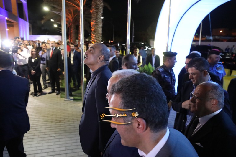 الخصاونة يرعى افتتاح النافورة مول في العقبة