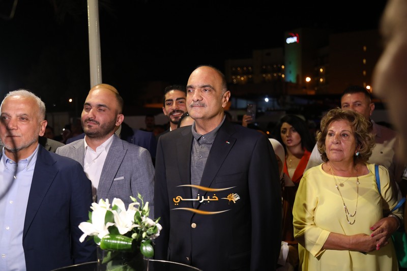 الخصاونة يرعى افتتاح النافورة مول في العقبة