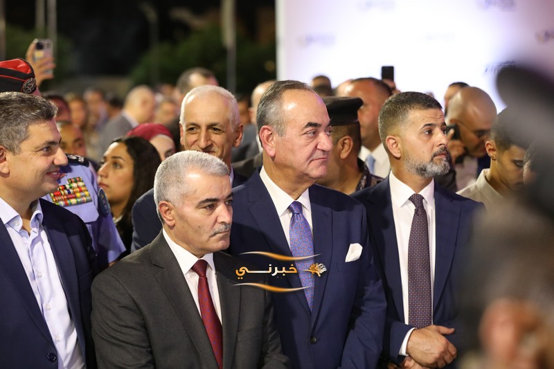 الخصاونة يرعى افتتاح النافورة مول في العقبة