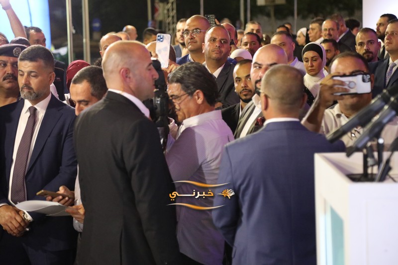 الخصاونة يرعى افتتاح النافورة مول في العقبة