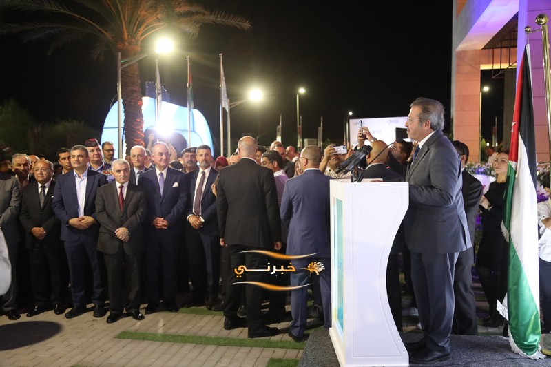 الخصاونة يرعى افتتاح النافورة مول في العقبة