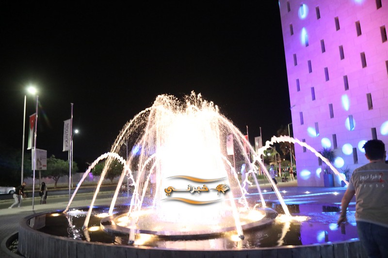الخصاونة يرعى افتتاح النافورة مول في العقبة