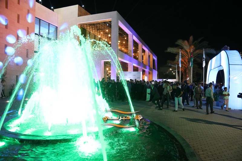 الخصاونة يرعى افتتاح النافورة مول في العقبة