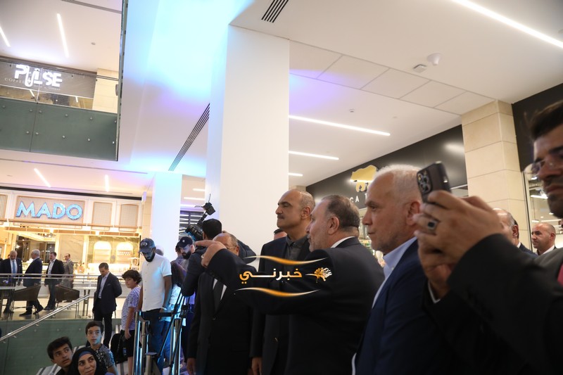 الخصاونة يرعى افتتاح النافورة مول في العقبة