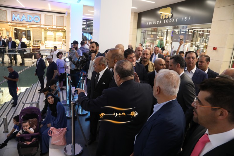 الخصاونة يرعى افتتاح النافورة مول في العقبة
