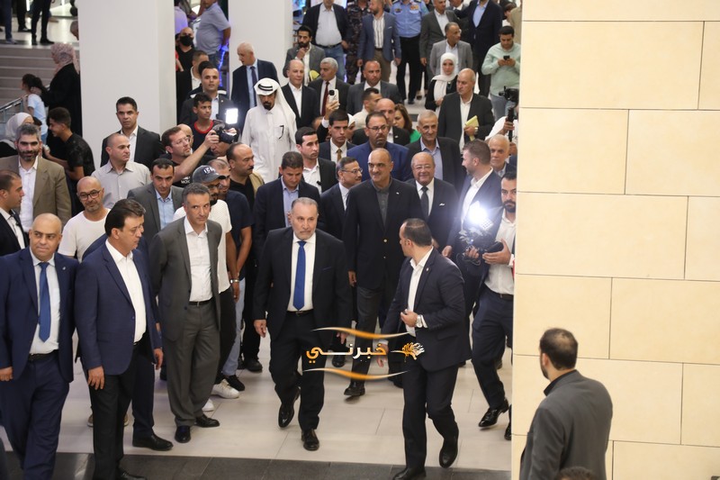 الخصاونة يرعى افتتاح النافورة مول في العقبة
