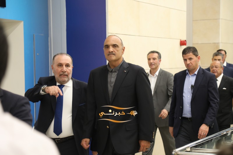 الخصاونة يرعى افتتاح النافورة مول في العقبة