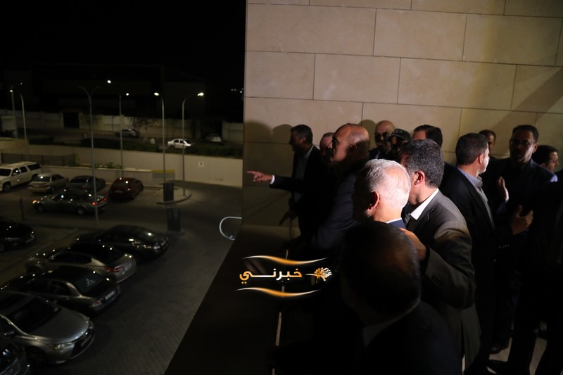 الخصاونة يرعى افتتاح النافورة مول في العقبة