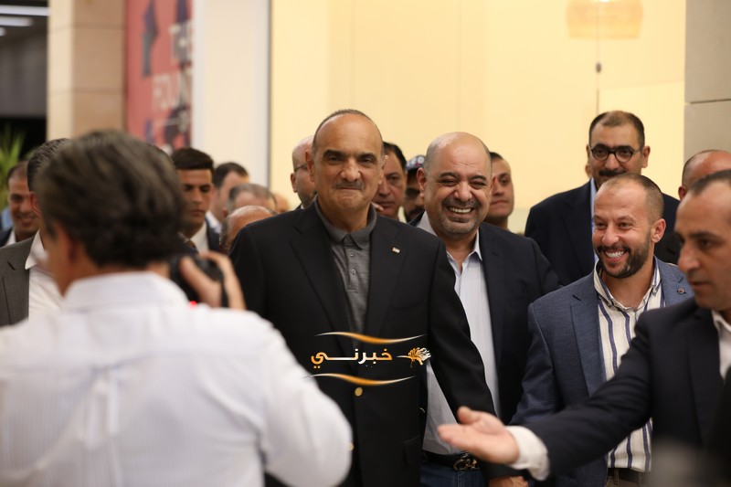 الخصاونة يرعى افتتاح النافورة مول في العقبة