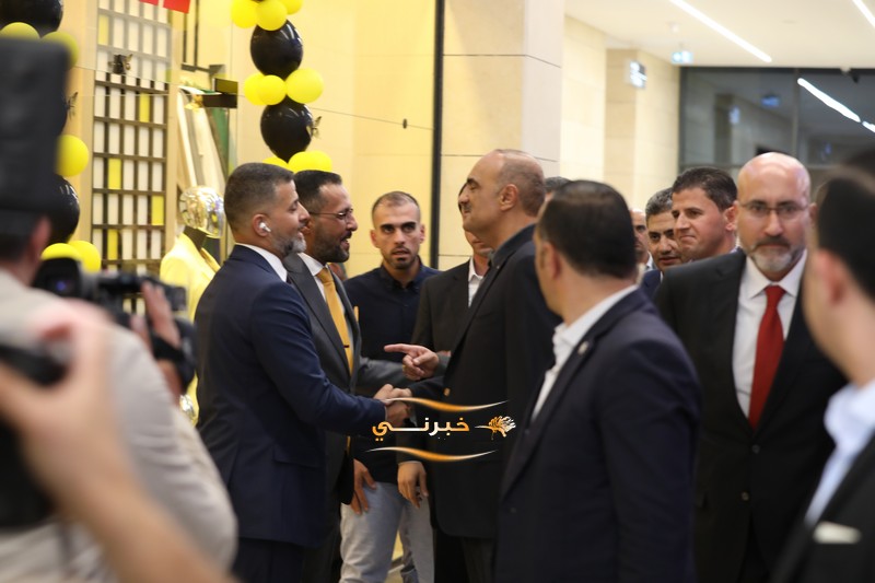 الخصاونة يرعى افتتاح النافورة مول في العقبة