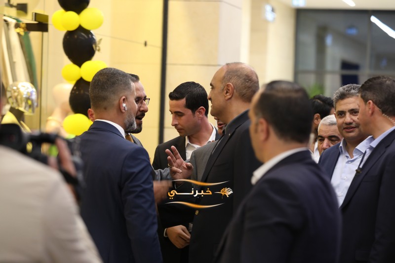 الخصاونة يرعى افتتاح النافورة مول في العقبة