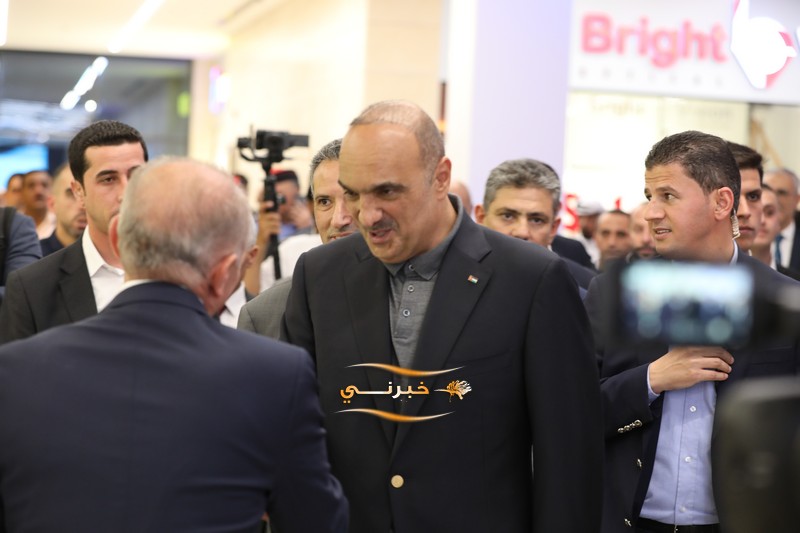الخصاونة يرعى افتتاح النافورة مول في العقبة
