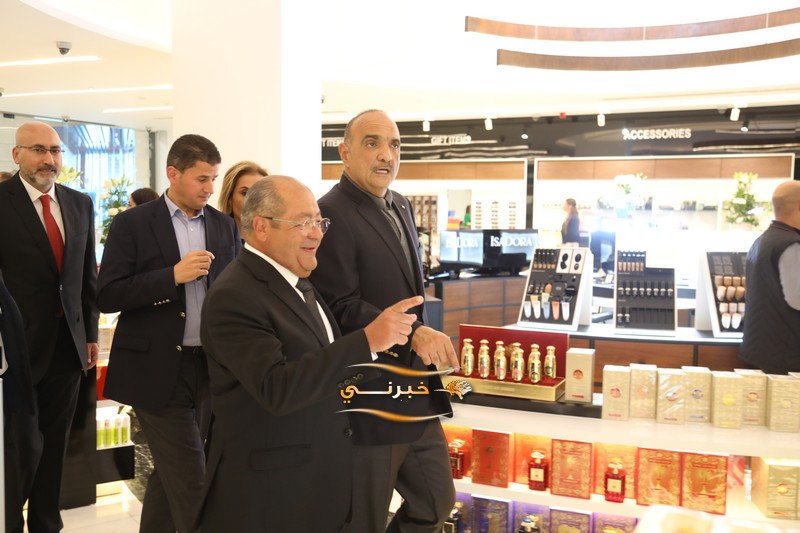 الخصاونة يرعى افتتاح النافورة مول في العقبة