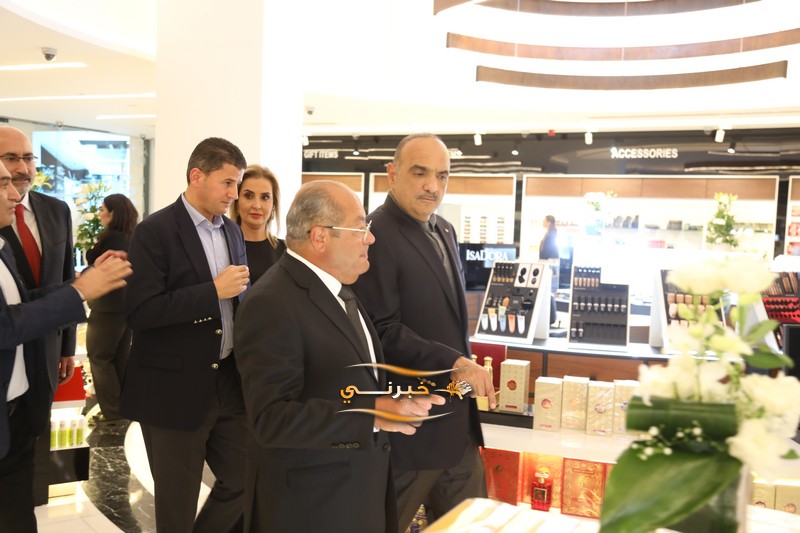 الخصاونة يرعى افتتاح النافورة مول في العقبة