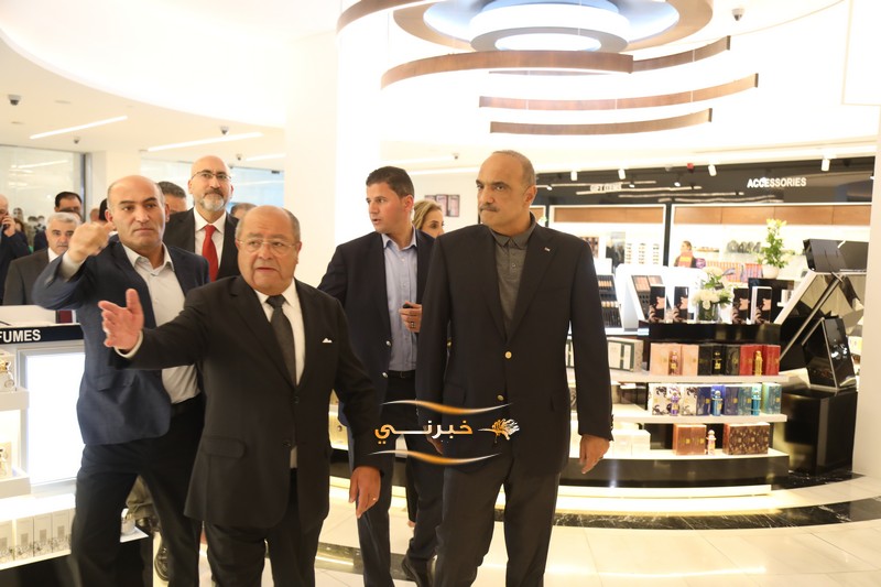 الخصاونة يرعى افتتاح النافورة مول في العقبة