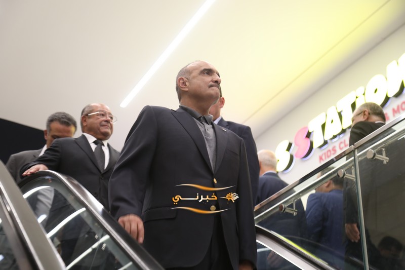 الخصاونة يرعى افتتاح النافورة مول في العقبة