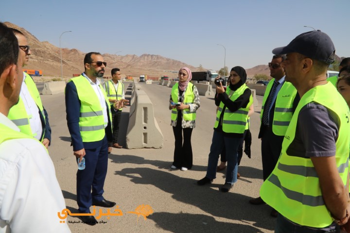 نافذ للخدمات اللوجستية تنظم جولة لصحفيين على مراكز عملها وساحاتها في العقبة