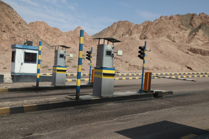 نافذ للخدمات اللوجستية تنظم جولة لصحفيين على مراكز عملها وساحاتها في العقبة