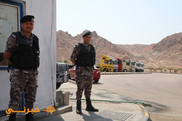 نافذ للخدمات اللوجستية تنظم جولة لصحفيين على مراكز عملها وساحاتها في العقبة