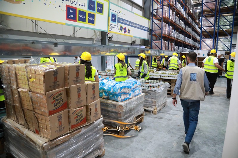 مساعدات من (تكية أم علي) إلى غزة - صور