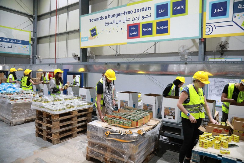 مساعدات من (تكية أم علي) إلى غزة - صور