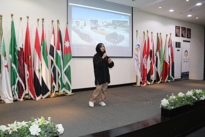 عمان العربية تستقبل وفداً طلابياً من مدرسة أكاديمية جسور المعرفة الدولية