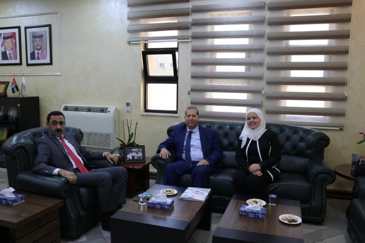 توقيع اتفاقية تعاون بين عمان العربية والمؤسسة العامة للغذاء والدواء