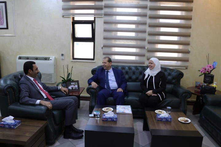 توقيع اتفاقية تعاون بين عمان العربية والمؤسسة العامة للغذاء والدواء