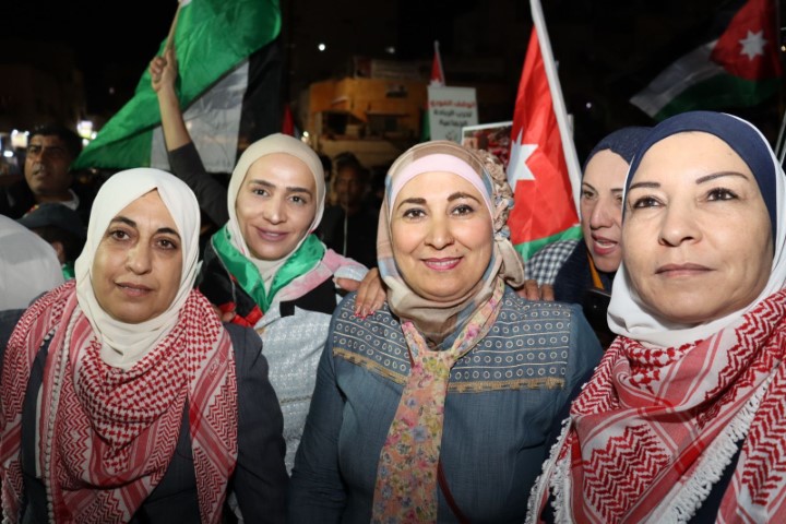 احزاب وطنية تنفذ وقفة تضامنية نصرة للأهل في غزة -  صور