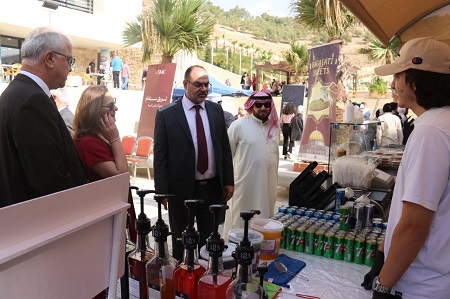 بازار سوق كرم في رحاب جامعة عمان العربية