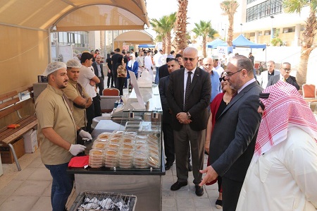 بازار سوق كرم في رحاب جامعة عمان العربية