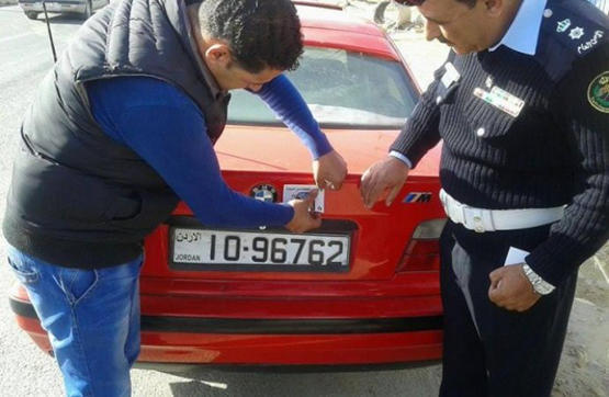 السير تدعو السائقين لوضع لاصق حملة الشتاء بمكان واضح