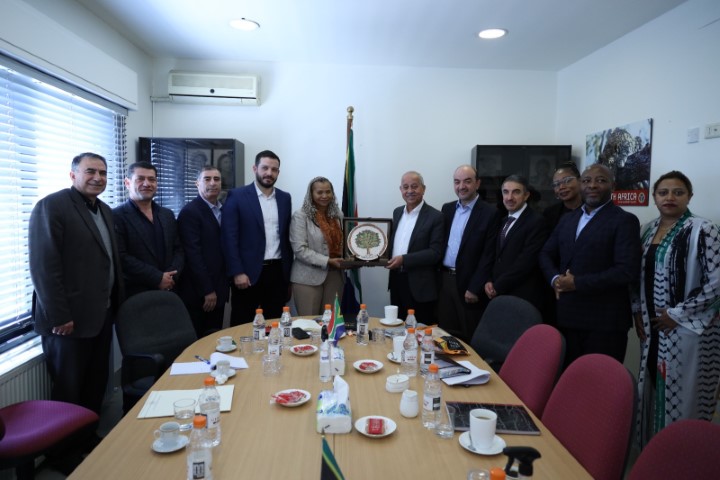 غرف الصناعة تُكرم سفيرة جنوب افريقيا