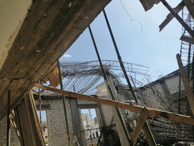 إصابات بانهيار سقف مسجد في الجحفية بإربد - صور