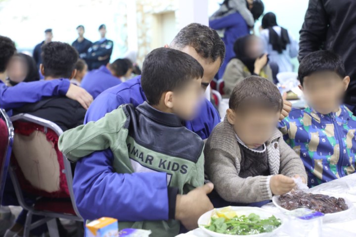 إفطارات رمضانية للنزلاء وذويهم في مراكز الإصلاح - صور