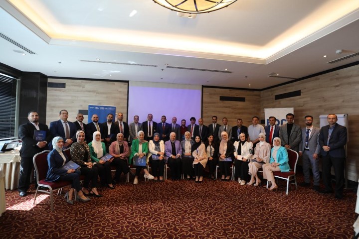 فريق من عمان العربية يتميز في برنامج تدريب المدربين (TOT) ضمن برنامج STEP