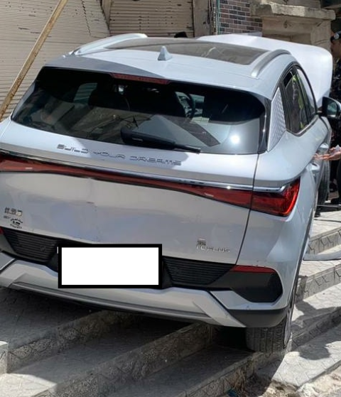 الاردن ..حادث سير يجدد جدل سيارات الكهرباء - صور