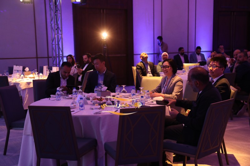 اطلاق هاتف HONOR الجديد 