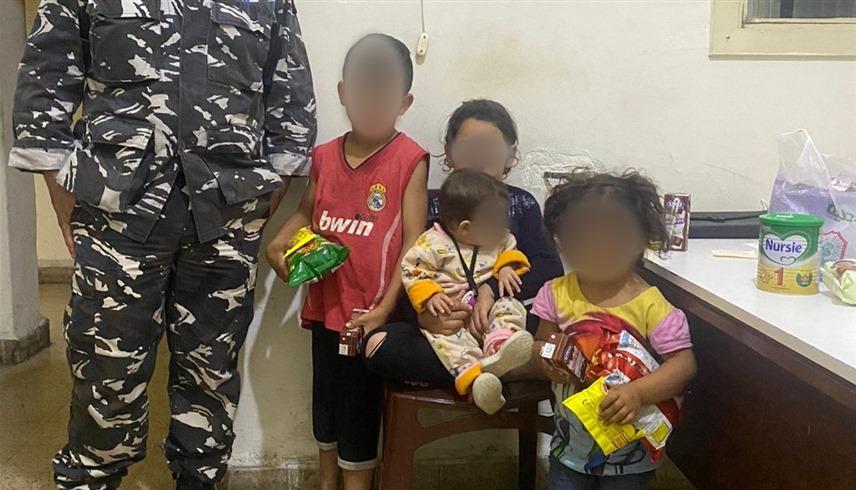 لبنان أب يرمي برضيع و3 أطفال بالشارع بعد خلاف مع زوجته