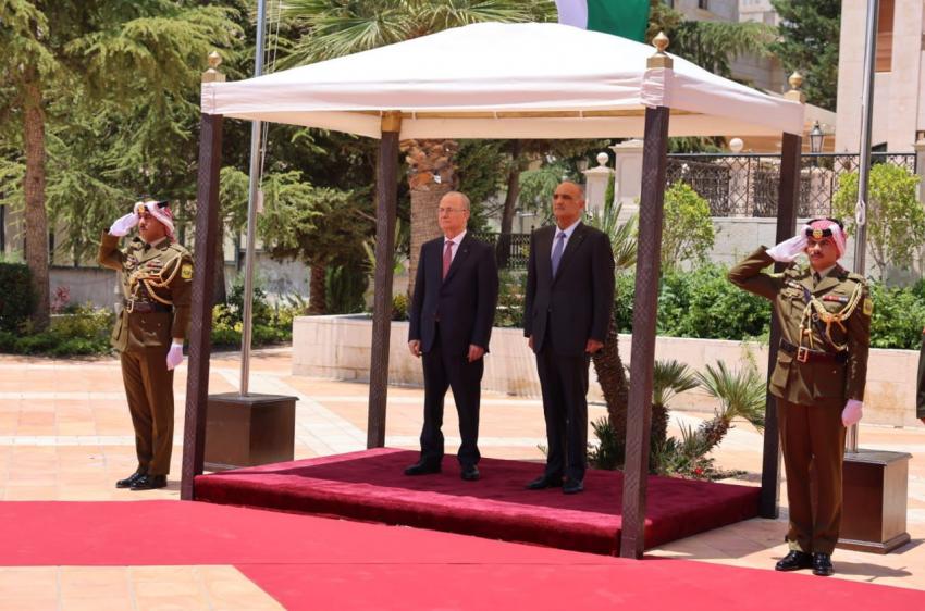 الأردن وفلسطين يوقعان 14 اتفاقية ومذكرة تفاهم