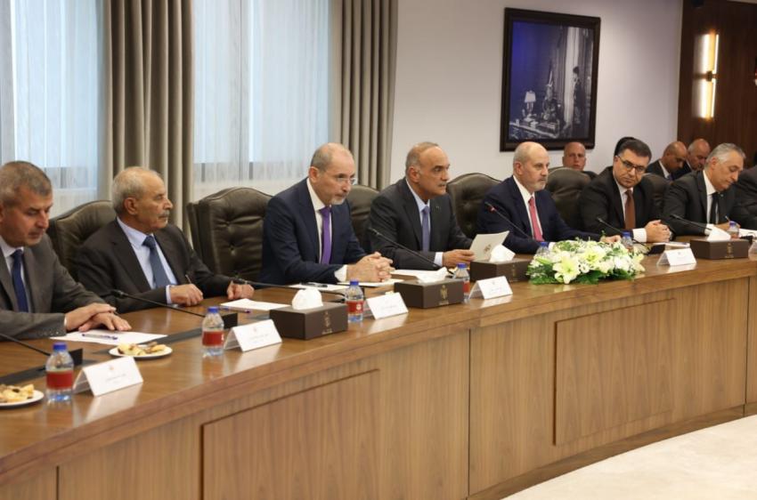 الأردن وفلسطين يوقعان 14 اتفاقية ومذكرة تفاهم