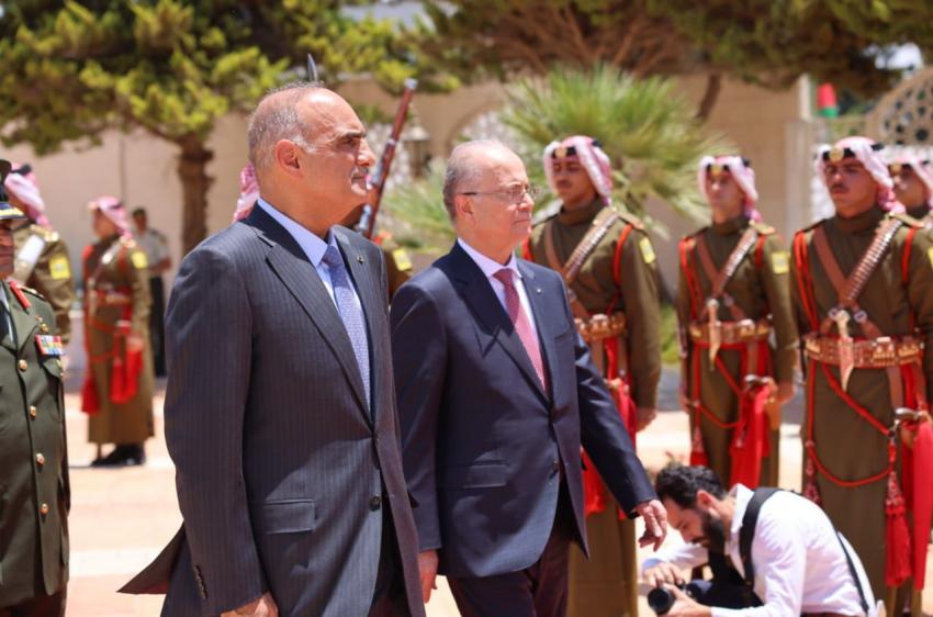 الأردن وفلسطين يوقعان 14 اتفاقية ومذكرة تفاهم