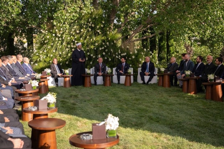 الملك يشارك بجاهة لطلب الأميرة عائشة بنت فيصل - صور