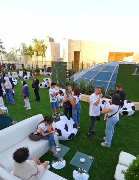 إفتتاح مميز للسبورت لاونج الخارجي في فندق الرويال عمان