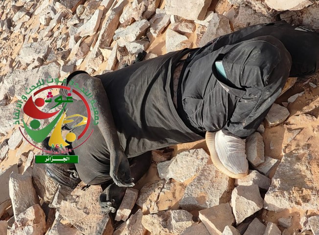 وفاة 12 سوريا عطشا بصحراء الجزائر خلال رحلة لجوء إلى أوروبا - صور