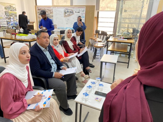 مشاريع تخرج بأفكار ريادية لطلبة هندسة العمارة في عمان العربية