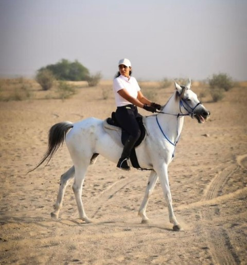 نور ابنة رجل الاعمال زايد البداد تتألق في حفل خطوبتها على رجل الأعمال عبد المحسن الصغير في عمان.