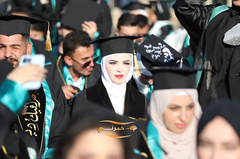جامعة الزيتونة تحتفل بتخريج الفوج الثامن والعشرين للفصل الدراسي الثاني.