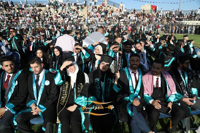 جامعة الزيتونة تحتفل بتخريج الفوج الثامن والعشرين للفصل الدراسي الثاني.