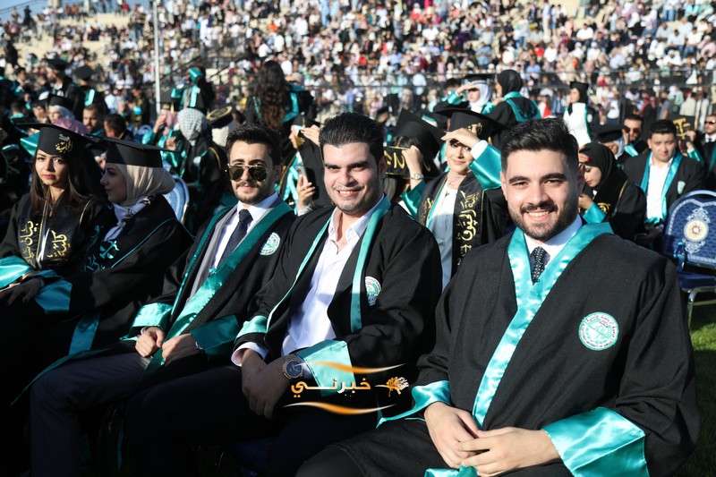 جامعة الزيتونة تحتفل بتخريج الفوج الثامن والعشرين للفصل الدراسي الثاني.